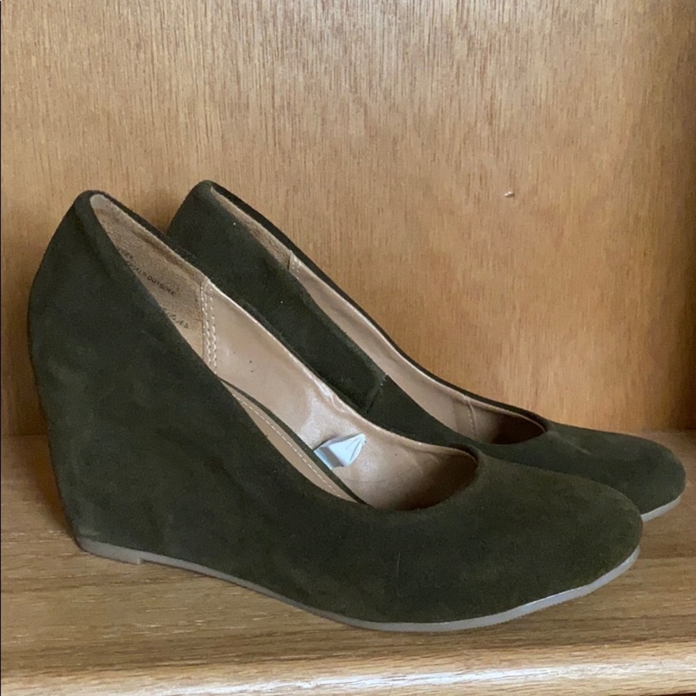 Merona olive green wedges